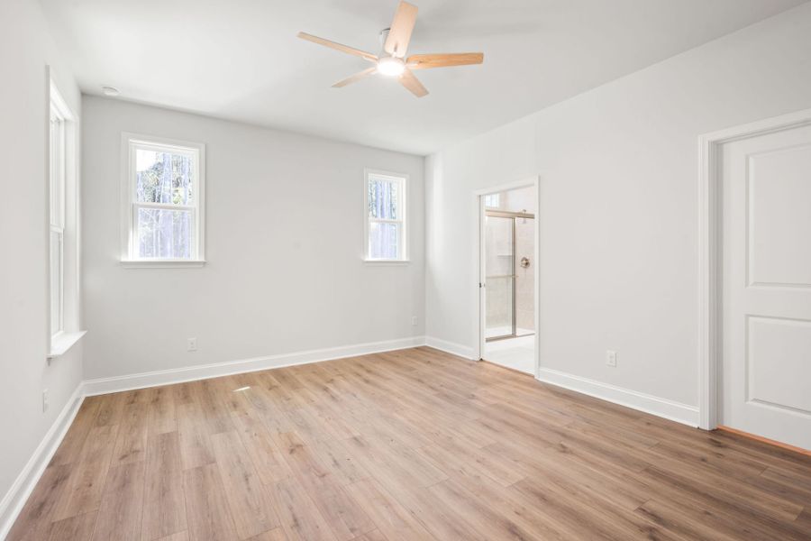 Spacious, unfurnished interior of a new home in Sun City Hilton Head, Bluffton (Image 20).