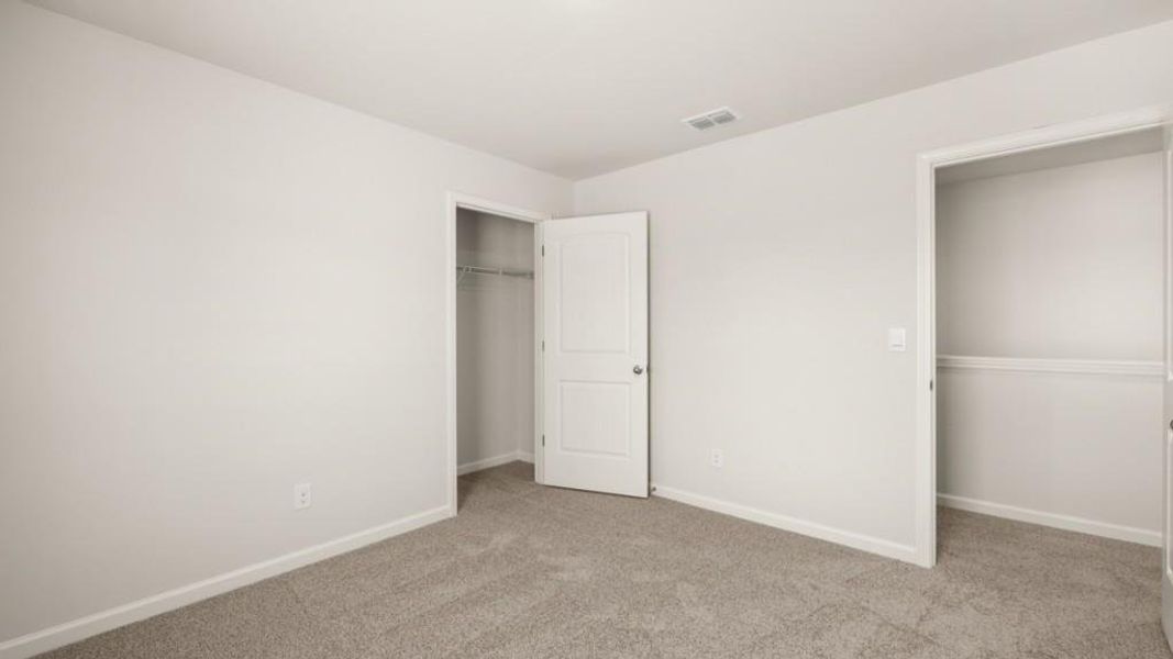 Spacious, unfurnished interior of a new home in Sheffield Highlands, Dallas (Image 10).