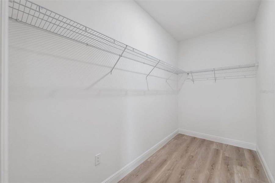 Spacious, unfurnished interior of a new home in , Ocala (Image 39).