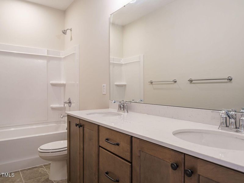 027-1280x960-bathroom