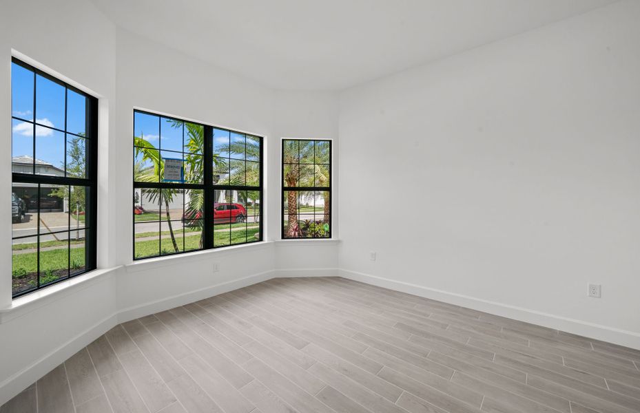 Spacious, unfurnished interior of a new home in Terreno, Naples (Image 18).