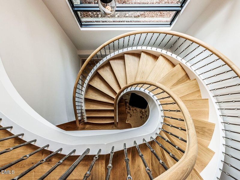 008-1280x960-staircase