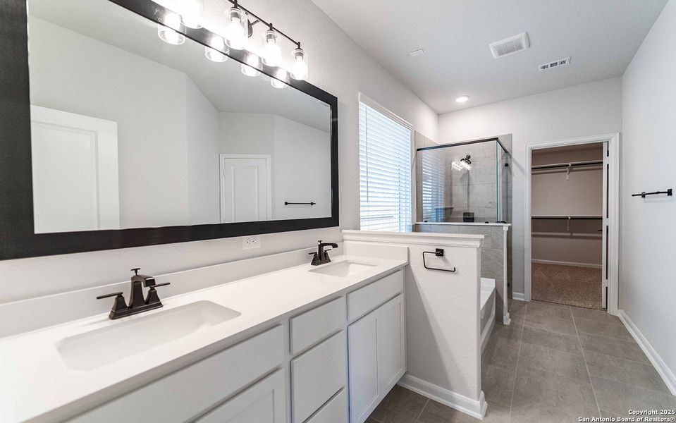 Furnished interior view inside a new home in Arcadia Ridge, San Antonio (Image 9). Furnished interior view inside a new home in Arcadia Ridge, San Antonio (Image 9).