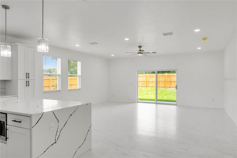 Spacious, unfurnished interior of a new home in , Orlando (Image 16).
