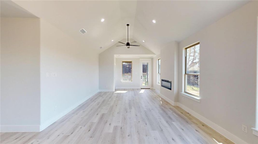 Spacious, unfurnished interior of a new home in , Grand Prairie (Image 21). Spacious, unfurnished interior of a new home in , Grand Prairie (Image 21).