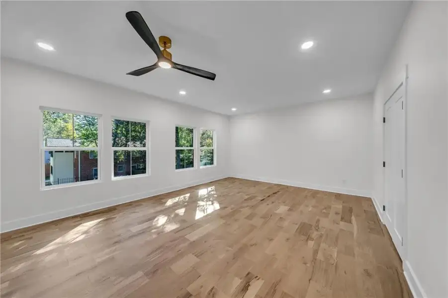 Spacious, unfurnished interior of a new home in , College Park (Image 40).