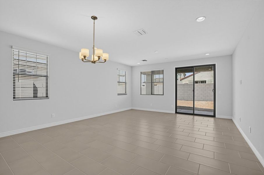 Spacious, unfurnished interior of a new home in Parkside, Avondale (Image 11).