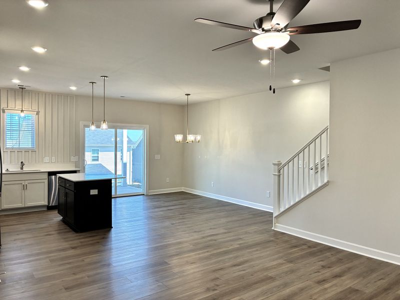 Spacious, unfurnished interior of a new home in Holly Ridge, Greenville (Image 11).