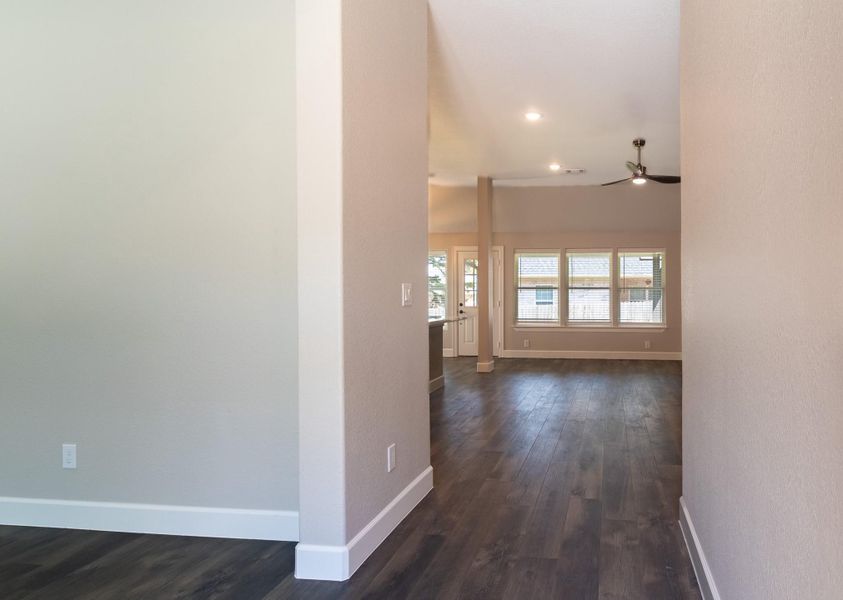 Spacious, unfurnished interior of a new home in , Huntsville (Image 11).