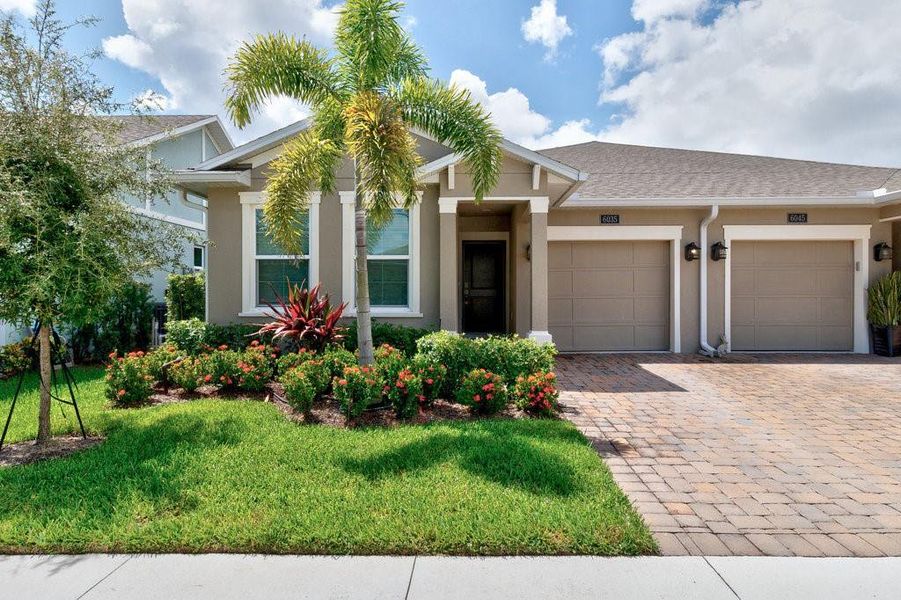 Exterior details and patio area of a home in , Vero Beach (Image 1).