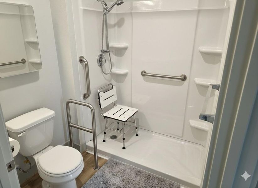 Primary Bathroom (virtually staged) Primary Bathroom (virtually staged)