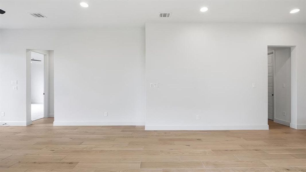 Spacious, unfurnished interior of a new home in Meraki, Forney (Image 17).