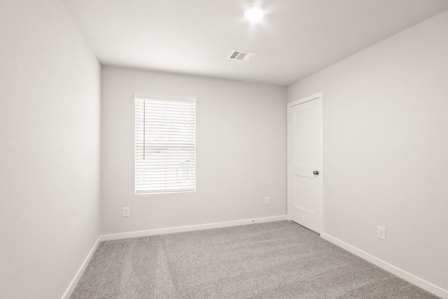 Spacious, unfurnished interior of a new home in Crockett Meadows, Conroe (Image 18).