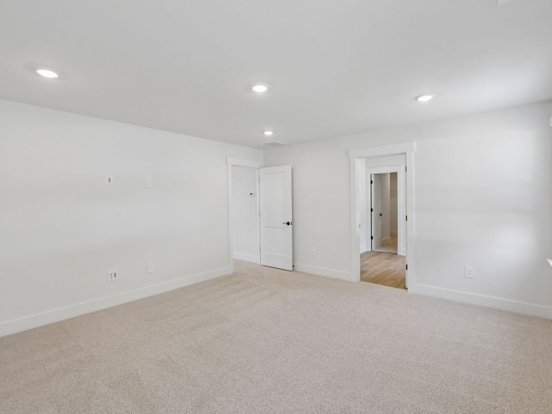 Spacious, unfurnished interior of a new home in Watkins Glen, Raleigh (Image 21). Spacious, unfurnished interior of a new home in Watkins Glen, Raleigh (Image 21).