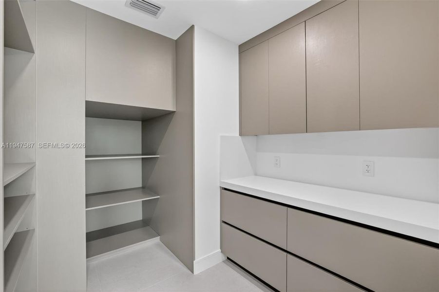 Furnished interior view inside a new home in , Fort Lauderdale (Image 47).