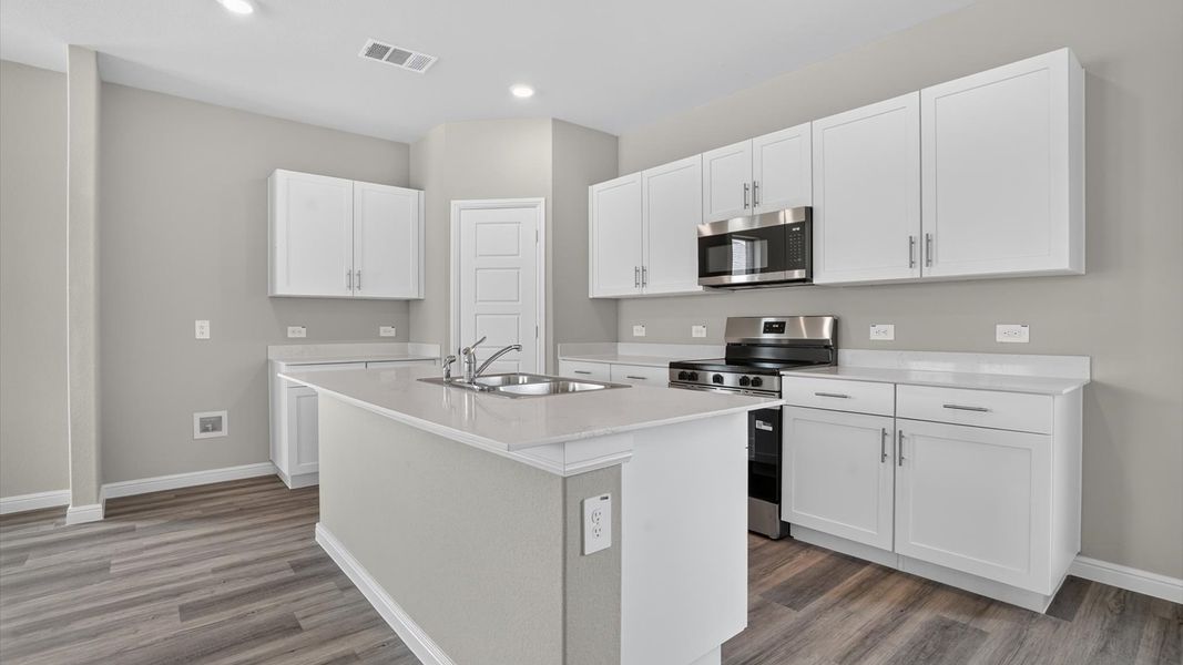 Furnished interior view inside a new home in Saratoga, Granbury (Image 8).