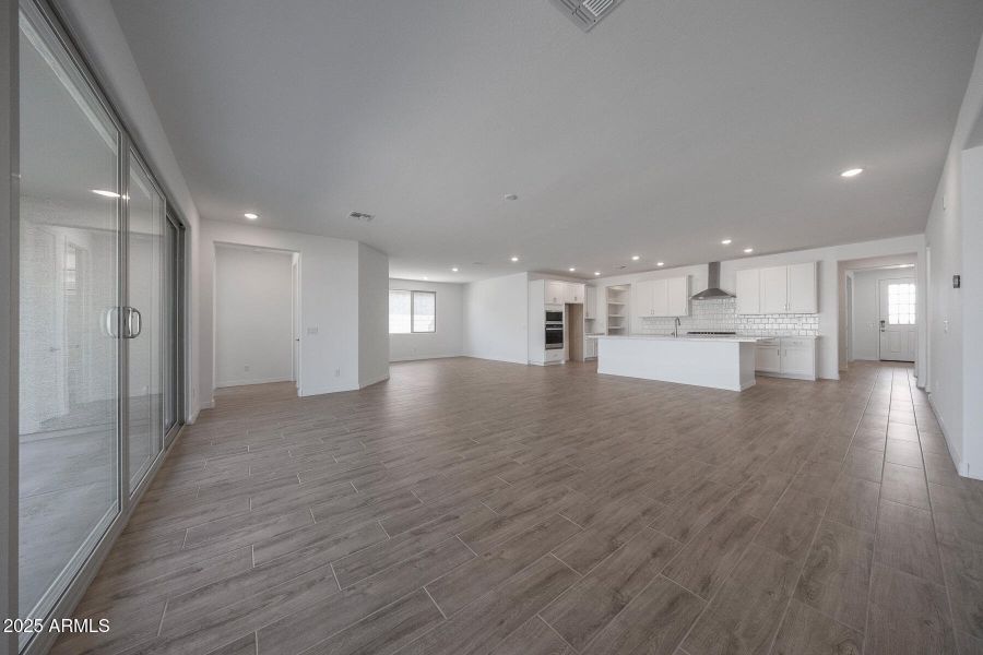 PHX_TV_Lot 2073_Currant_28868_Greatroom