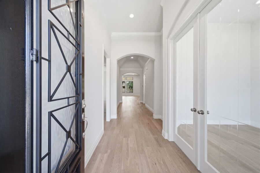 Spacious, unfurnished interior of a new home in The Woodlands Hills 65′, Willis (Image 20).