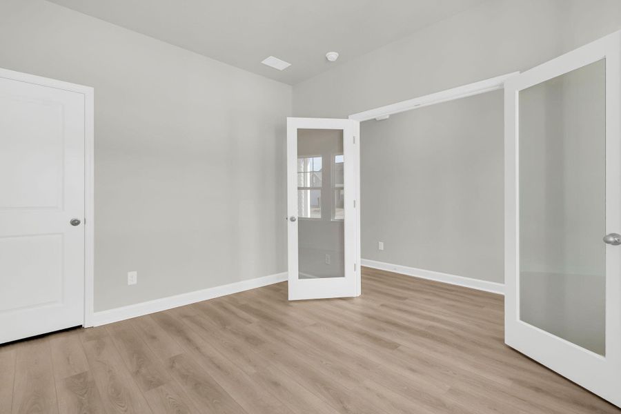 Spacious, unfurnished interior of a new home in Hammock Walk at Nexton, Summerville (Image 15).