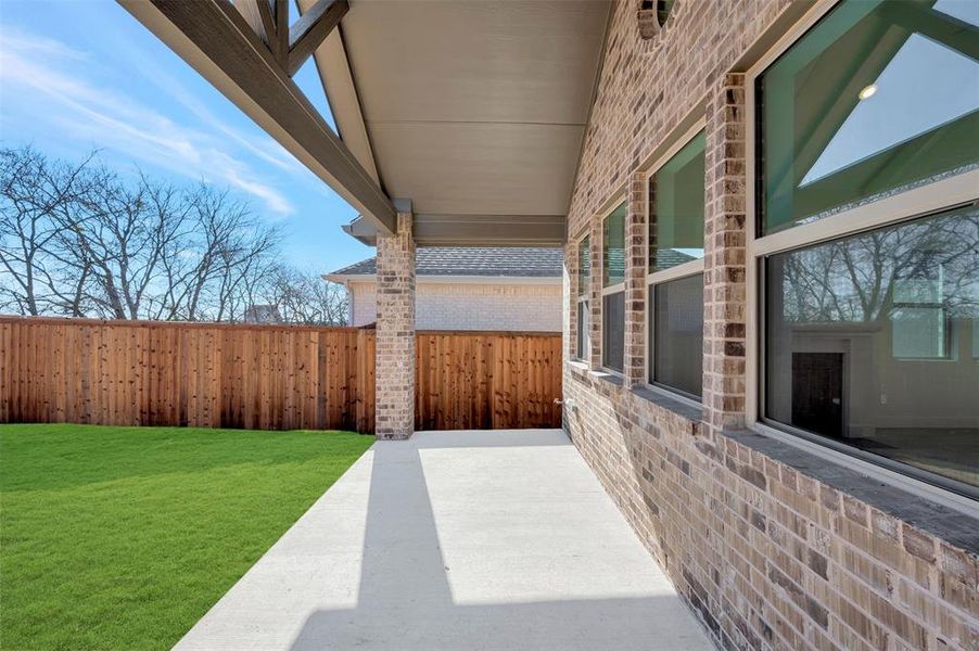 Exterior details and patio area of a home in Heritage Ranch, Sherman (Image 3).