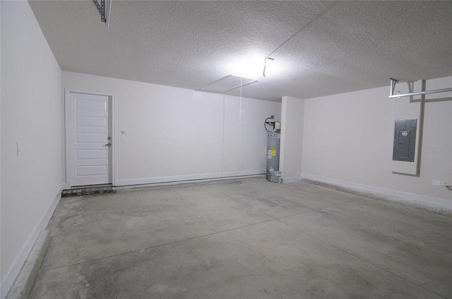 Spacious, unfurnished interior of a new home in Palm Coast, Palm Coast (Image 9).