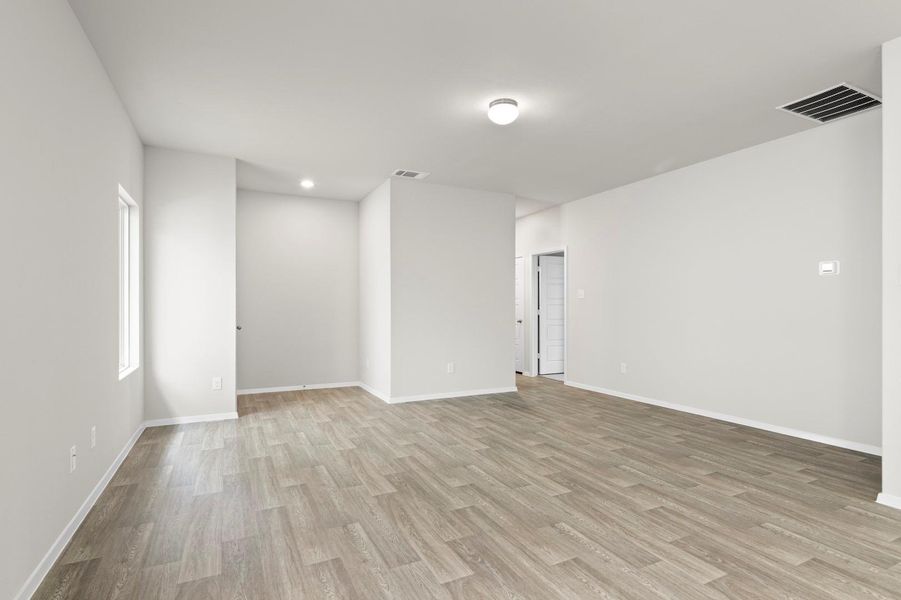 Spacious, unfurnished interior of a new home in Hymeadow, Maxwell (Image 12).