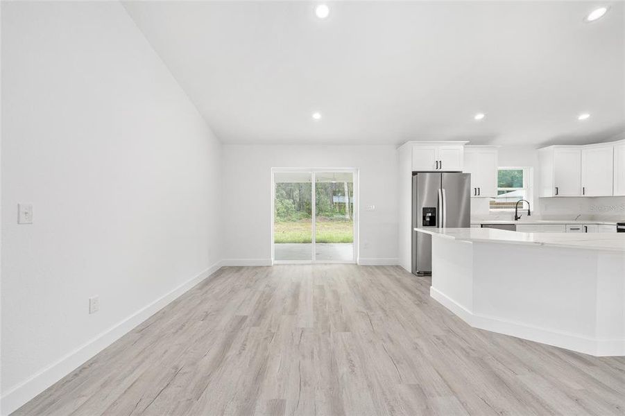 Spacious, unfurnished interior of a new home in , Ocala (Image 21).
