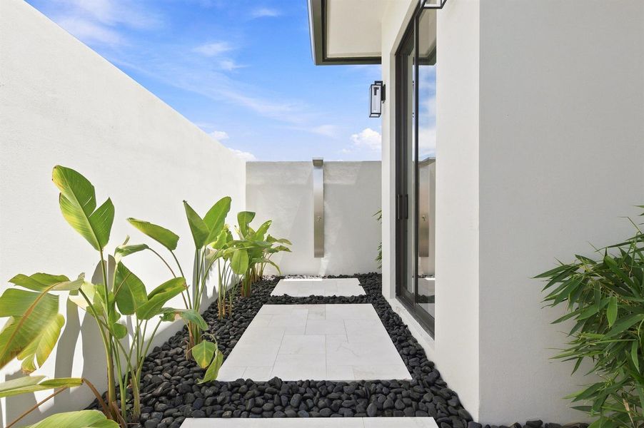 Exterior Shower Primary Suite