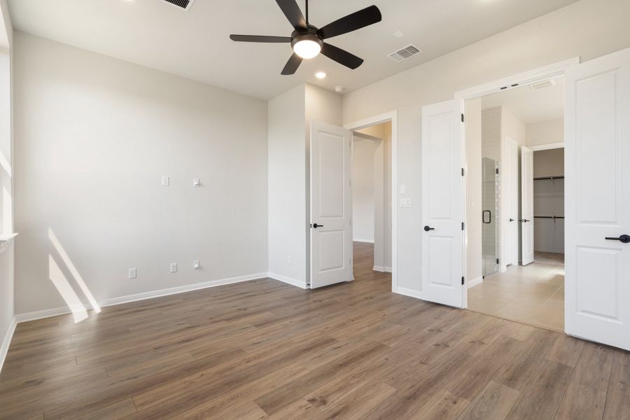 Representative unfurnished interior of a home built from the Sawgrass by Ashton Woods in Berry Creek Highlands, Georgetown (Image 36). Representative unfurnished interior of a home built from the Sawgrass by Ashton Woods in Berry Creek Highlands, Georgetown (Image 36).
