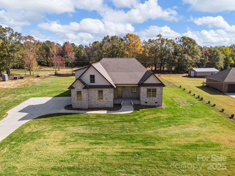 Front exterior of a new home in , Chesnee, SC, highlighting curb appeal (Image 2). Front exterior of a new home in , Chesnee, SC, highlighting curb appeal (Image 2).