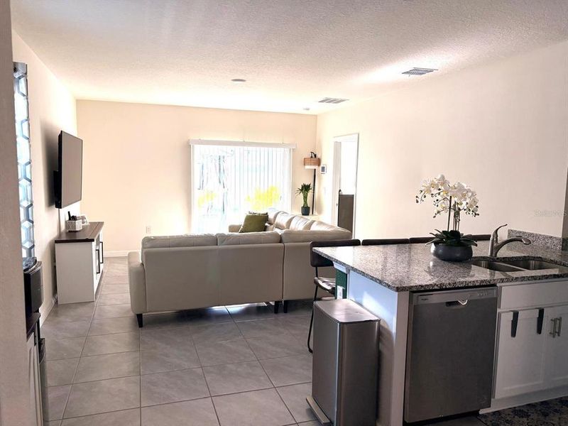 Furnished interior view inside a new home in Kindred, Kissimmee (Image 6).