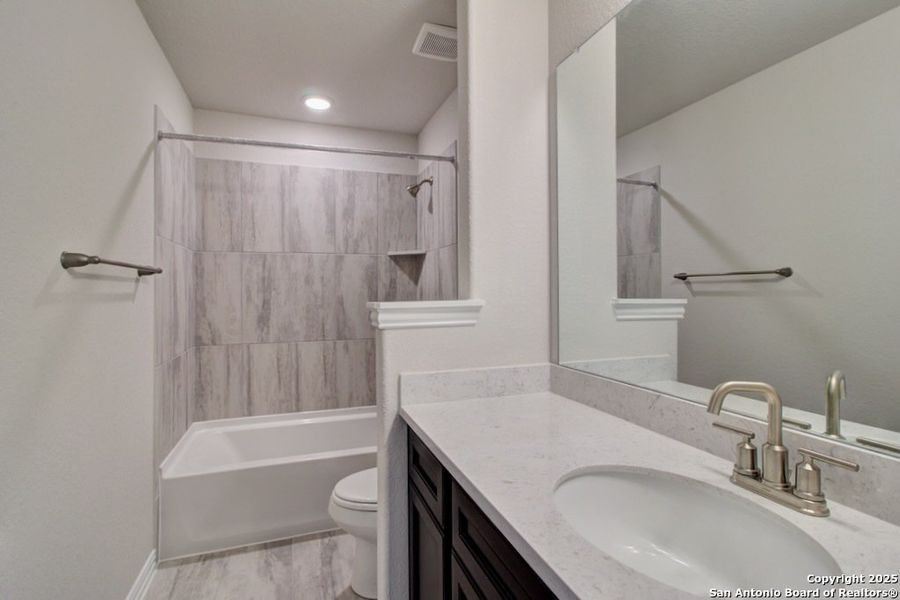 Furnished interior view inside a new home in Dauer Ranch, New Braunfels (Image 13).