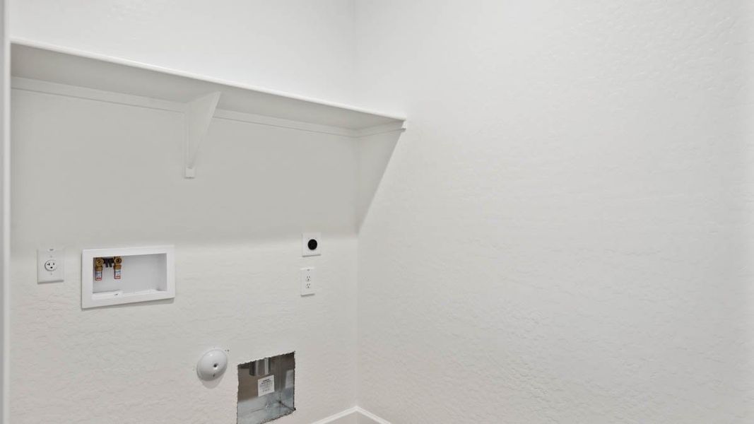 Spacious, unfurnished interior of a new home in Radiance at Superstition Vistas, Apache Junction (Image 32).