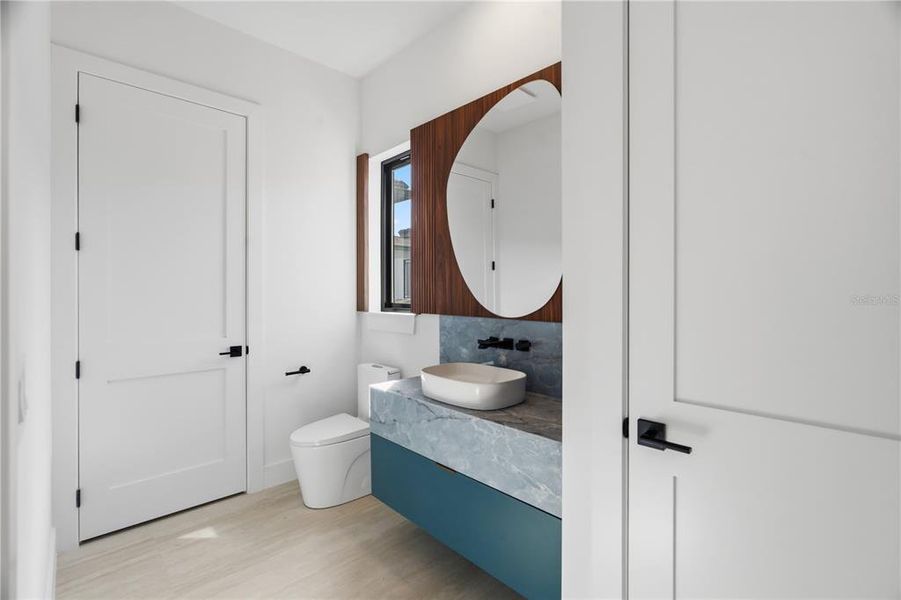 Furnished interior view inside a new home in , Montverde (Image 7).