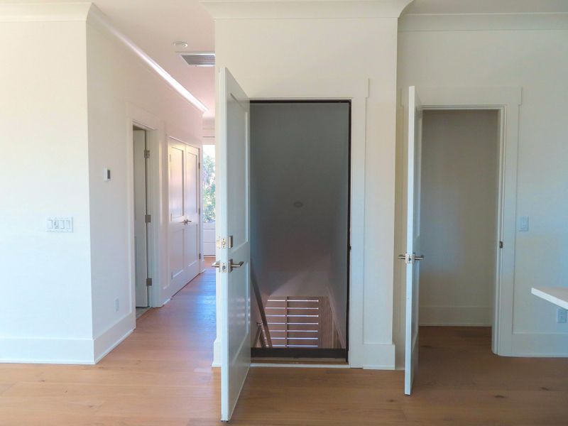 Spacious, unfurnished interior of a new home in , Edisto Beach (Image 67).