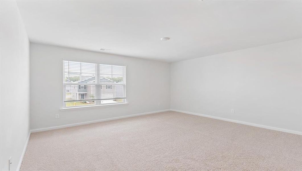 Spacious, unfurnished interior of a new home in Sherwood Manor, South Fulton (Image 17).