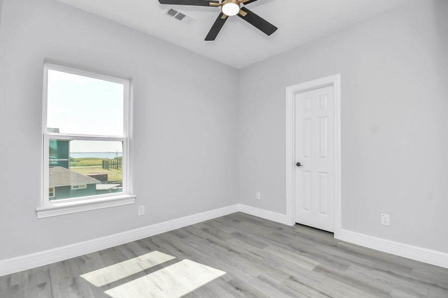Spacious, unfurnished interior of a new home in , Dickinson (Image 27).