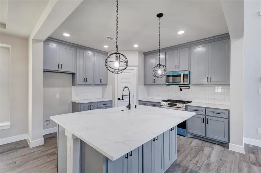 Furnished interior view inside a new home in , Irving (Image 5).