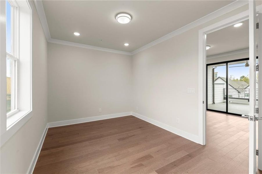 Spacious, unfurnished interior of a new home in , Alpharetta (Image 40).