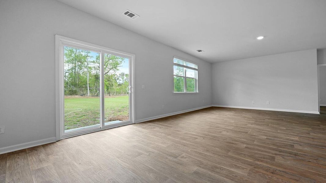 Spacious, unfurnished interior of a new home in Lakeview at Kitfield, Moncks Corner (Image 22).