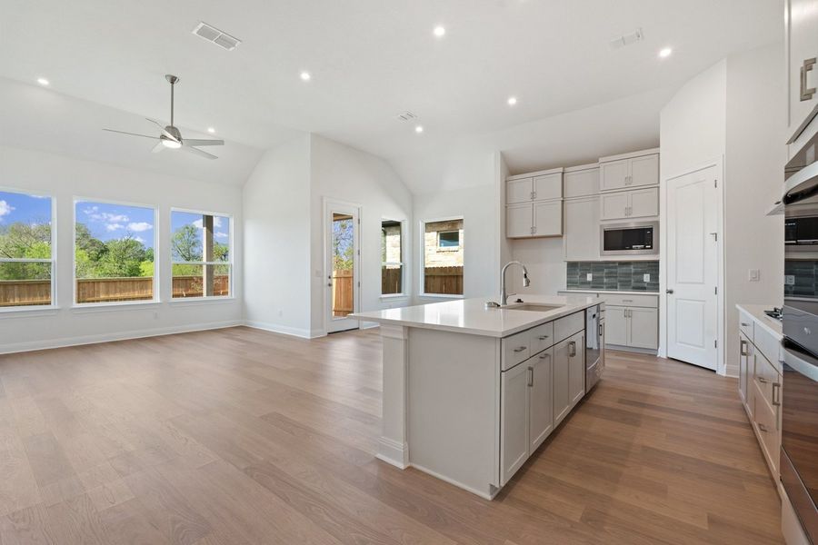 Furnished interior view inside a new home in Persimmon, Buda (Image 11).