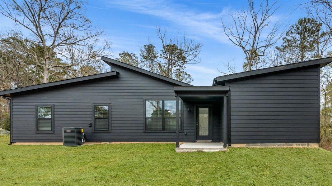 Exterior details of a home in Frontier Lakes, Willis (Image 5). Exterior details of a home in Frontier Lakes, Willis (Image 5).