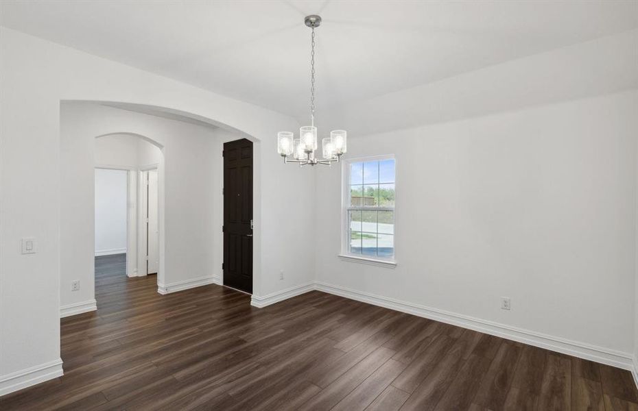 Airy dining room *real home pictured