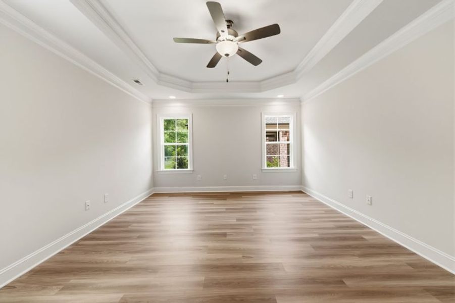 Spacious, unfurnished interior of a new home in Weybridge, Burlington (Image 37).