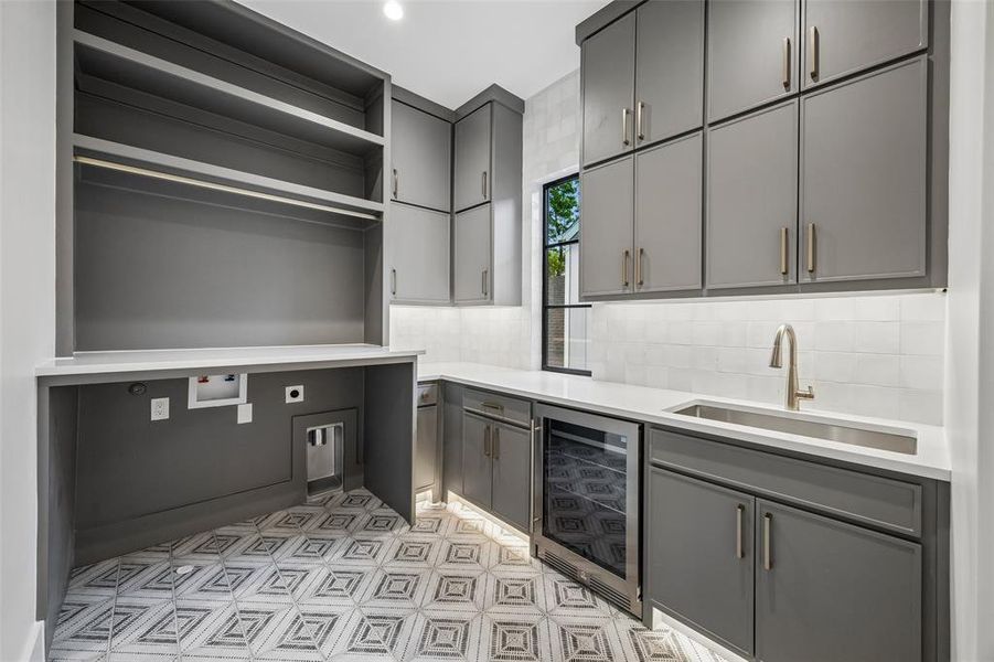 Furnished interior view inside a new home in , Dallas (Image 27).