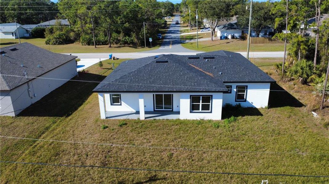 Exterior details and patio area of a home in , Palm Bay (Image 3).