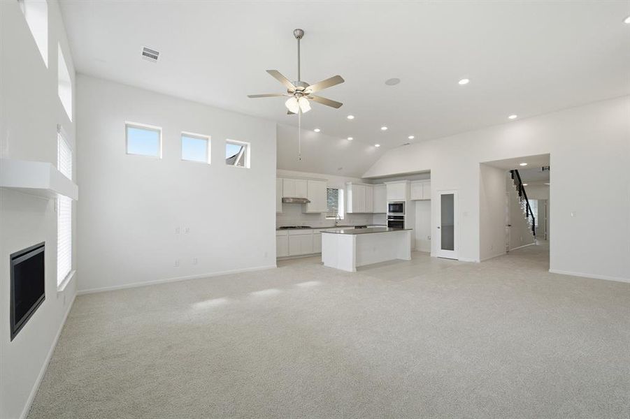 Spacious, unfurnished interior of a new home in Westridge, Princeton (Image 29).