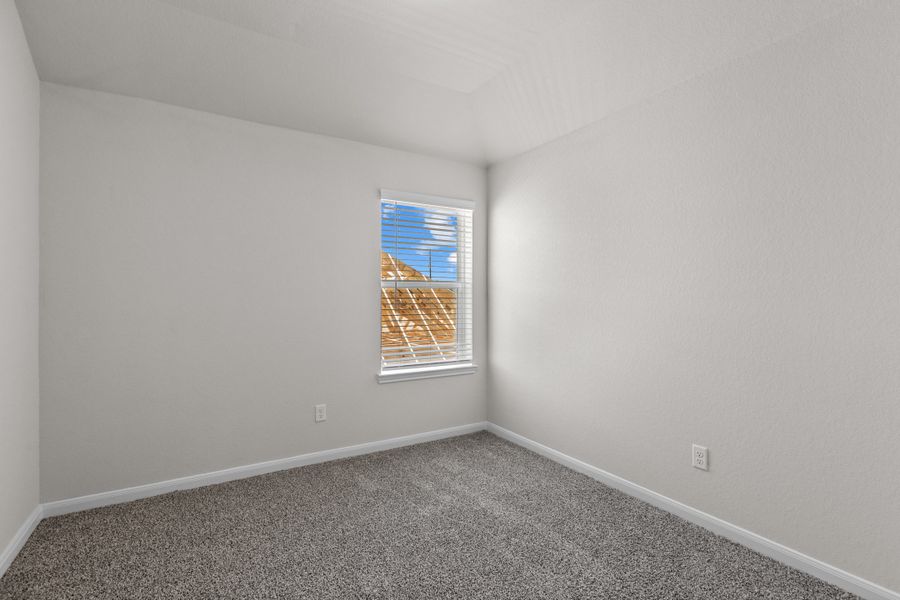 Spacious, unfurnished interior of a new home in Veranda: Classic, San Antonio (Image 12).