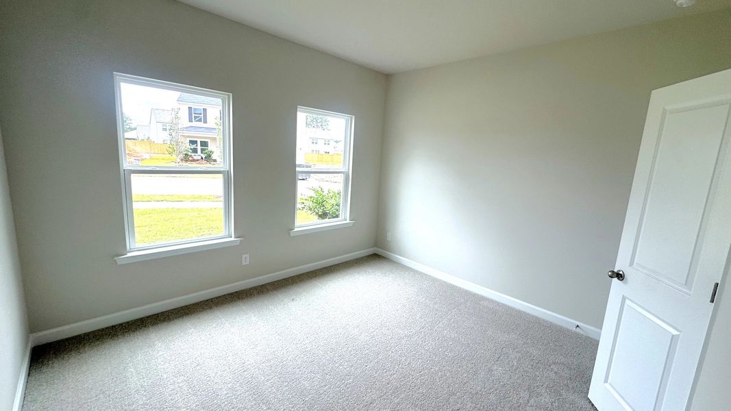 Spacious, unfurnished interior of a new home in Watson Hill, Summerville (Image 10).