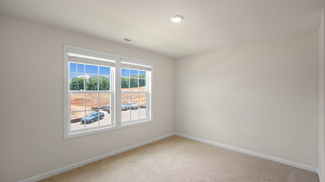 Spacious, unfurnished interior of a new home in Collins Ridge, Hillsborough (Image 20).